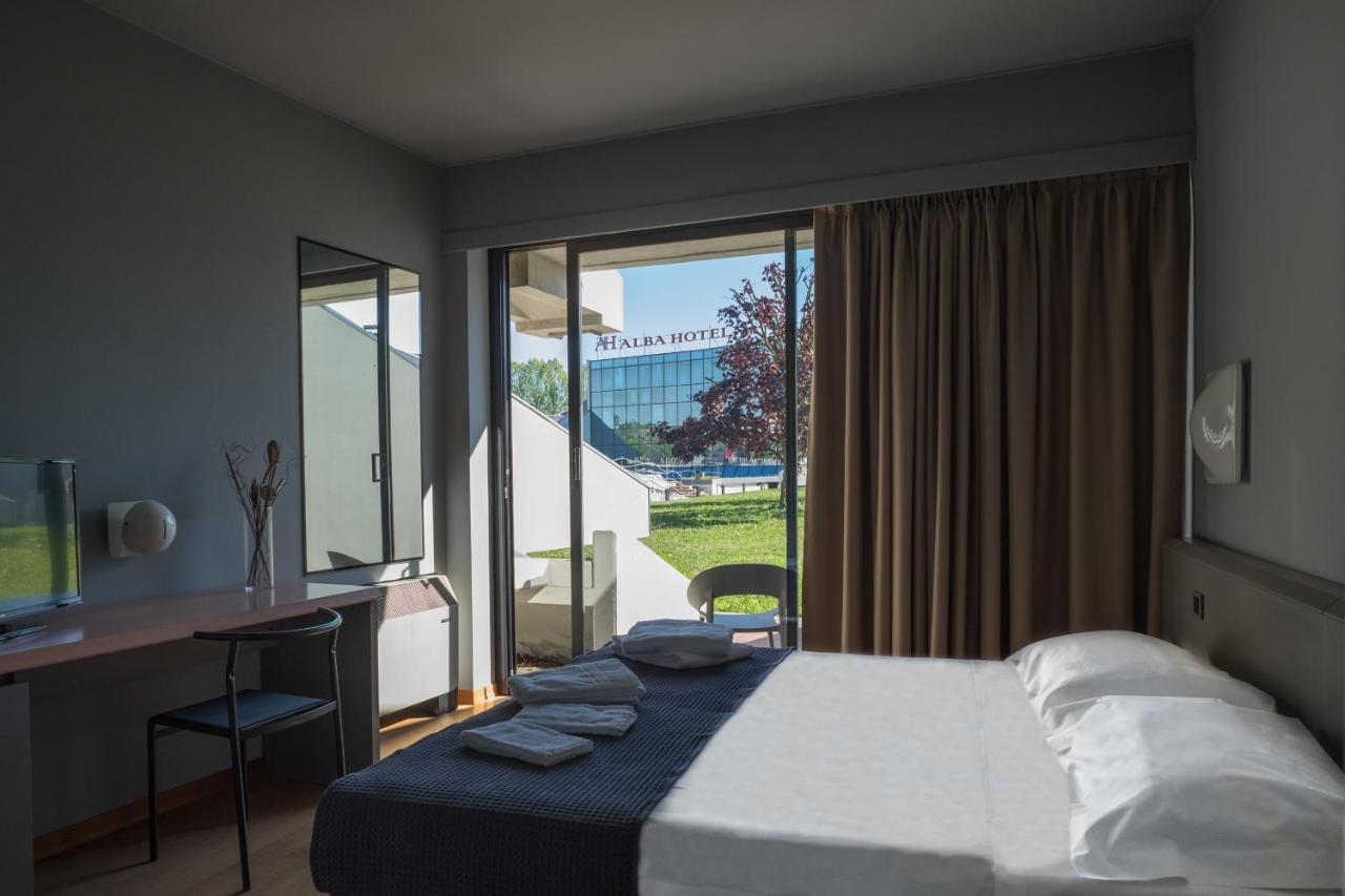 Alba Hotel Bagian luar foto