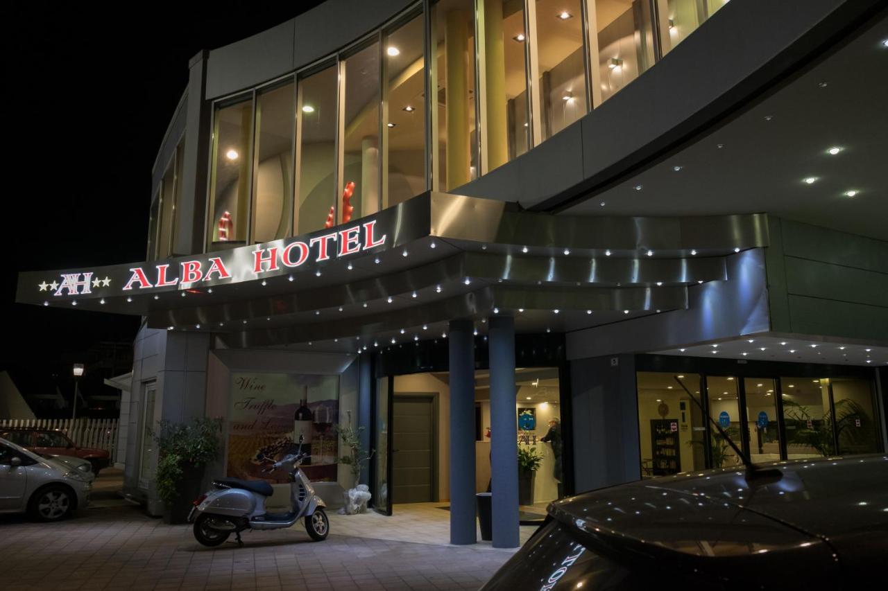 Alba Hotel Bagian luar foto
