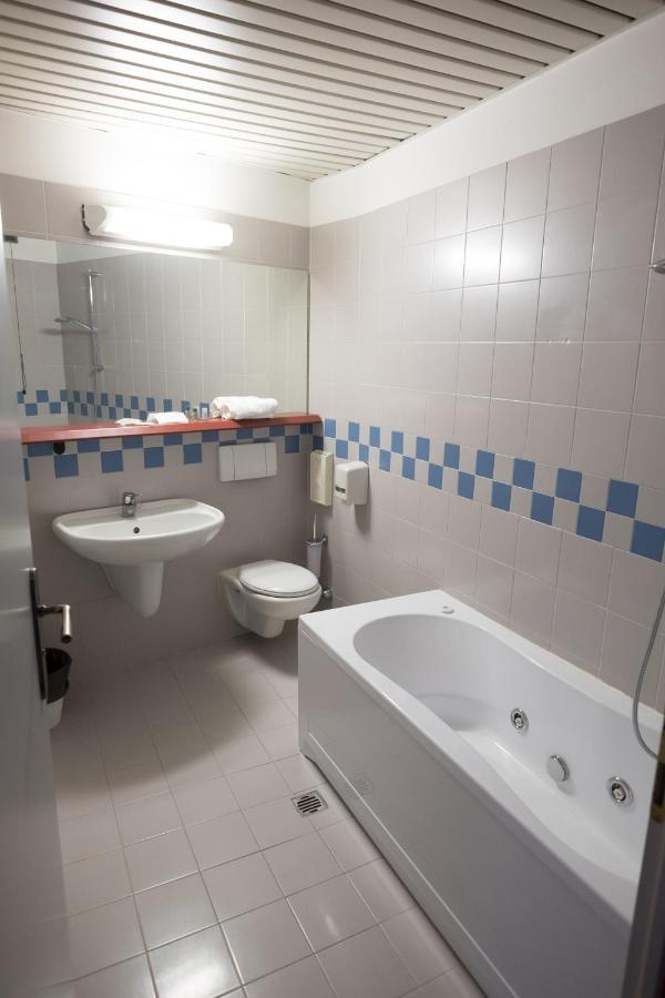 Alba Hotel Bagian luar foto