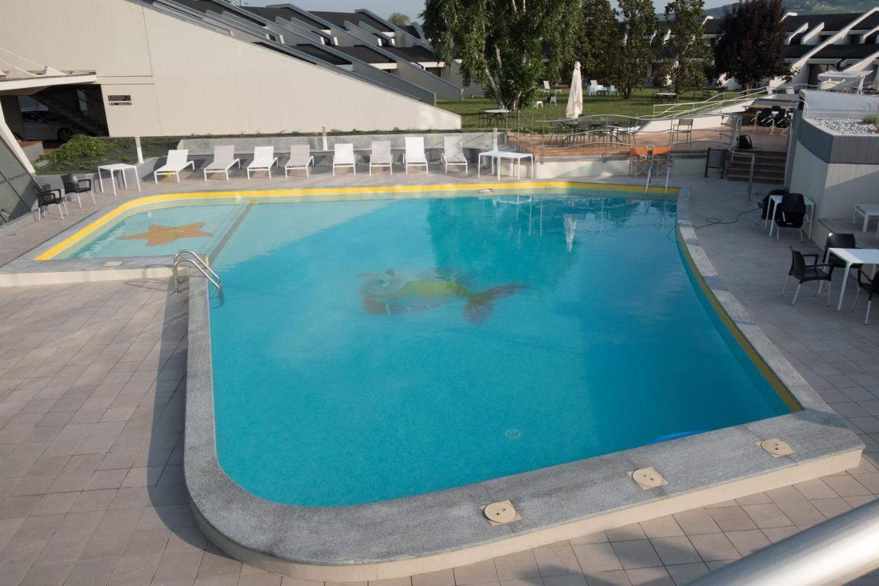 Alba Hotel Bagian luar foto