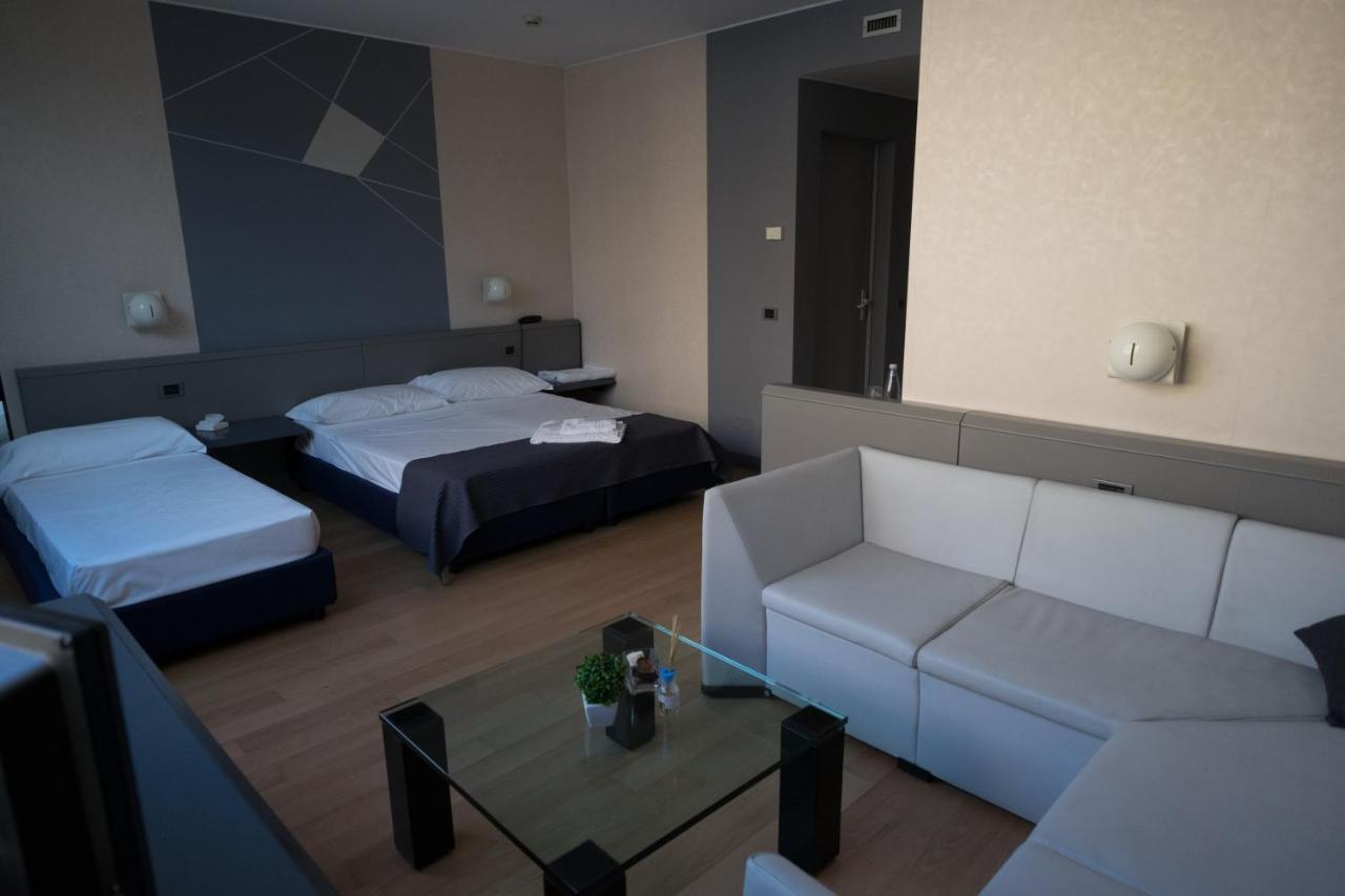 Alba Hotel Bagian luar foto