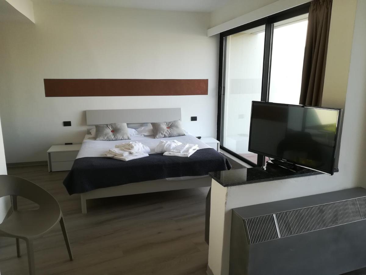 Alba Hotel Bagian luar foto